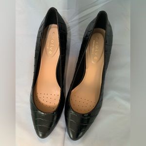 Easy Spirit Evolve - black croco style - 8.5 M Robin pumps - NIB - never worn
